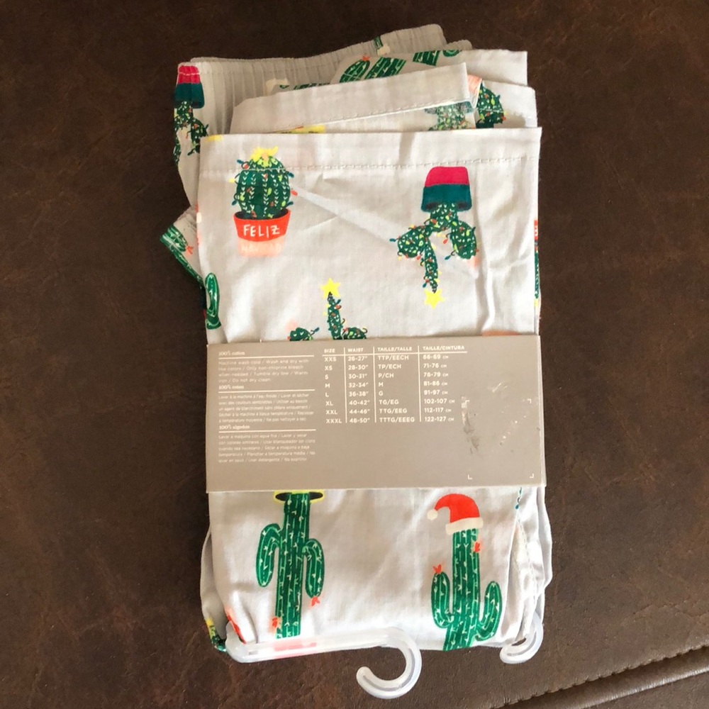 Old Navy Men’s Boxers New - Picture 3 of 4